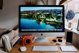 Apple 2020 iMac 5k Retina Display Intel Core i5, 27 inch, 32GB RAM, 512 SSD Storage, GPU 4 GB + Magic Keyboard and Mouse Rechargeable 