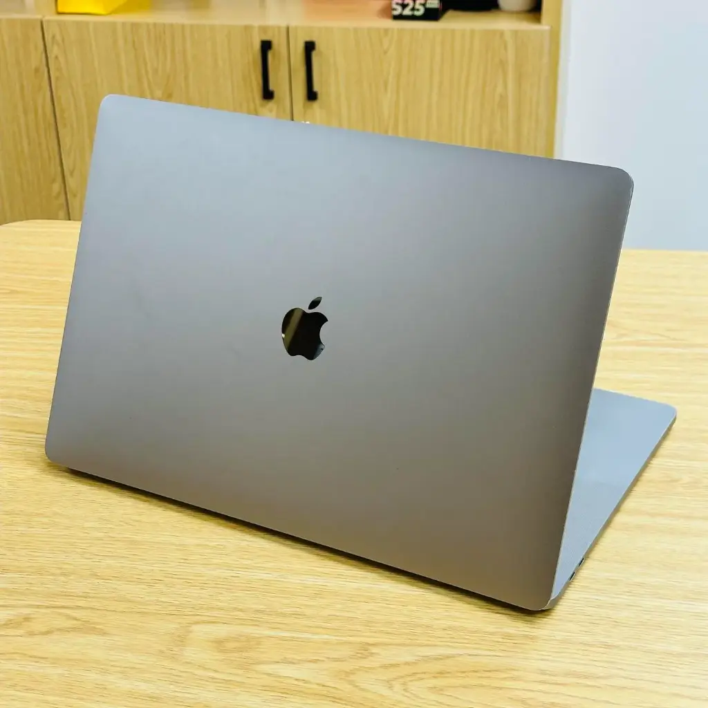 Apple 2019 MacBook Pro with 2.3GHz Intel Core i7, 16-inch, 16GB RAM, 512 SSD Storage, GPU 4 GB 