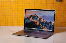Apple 2017  MacBook Pro  core i7 15-inch, 16GB RAM, 256 SSD Storage 